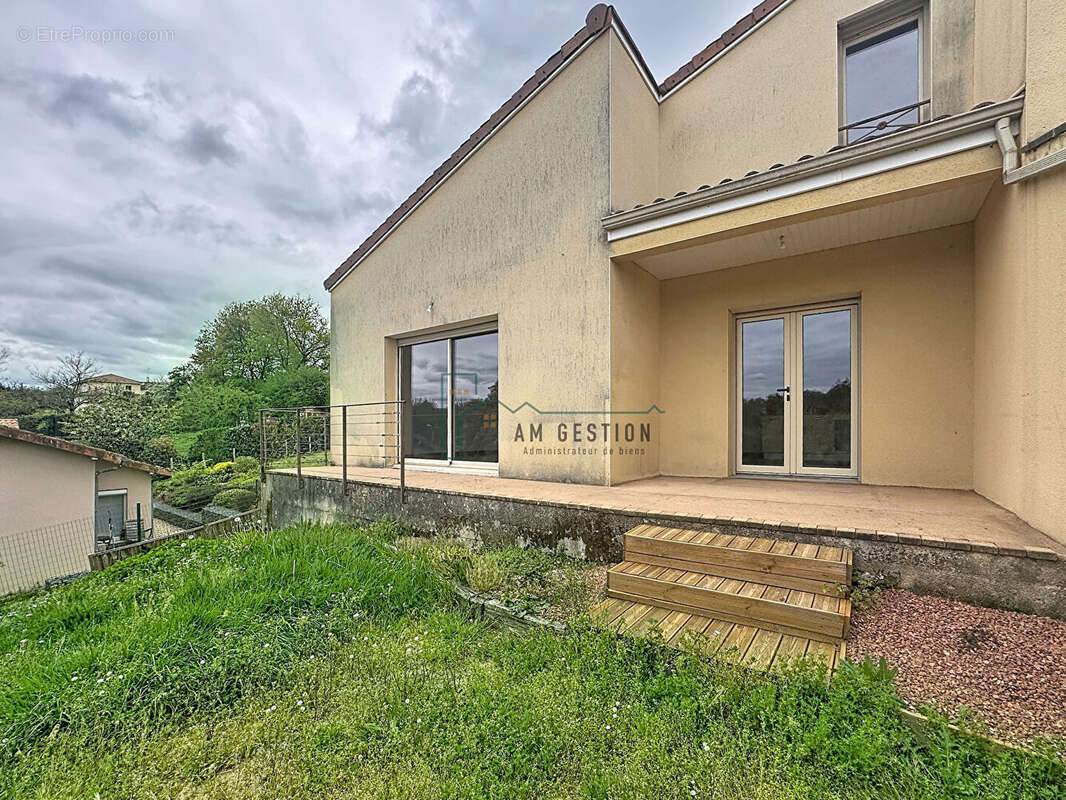 Maison à AIXE-SUR-VIENNE
