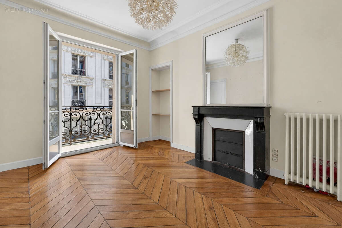 Appartement à PARIS-10E