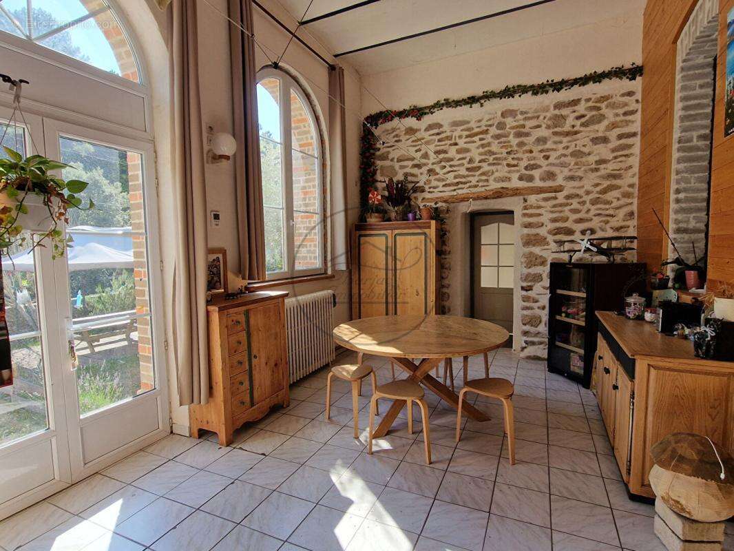 Maison à PORTES