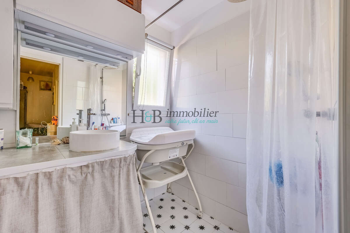 Appartement à SAINT-MAUR-DES-FOSSES