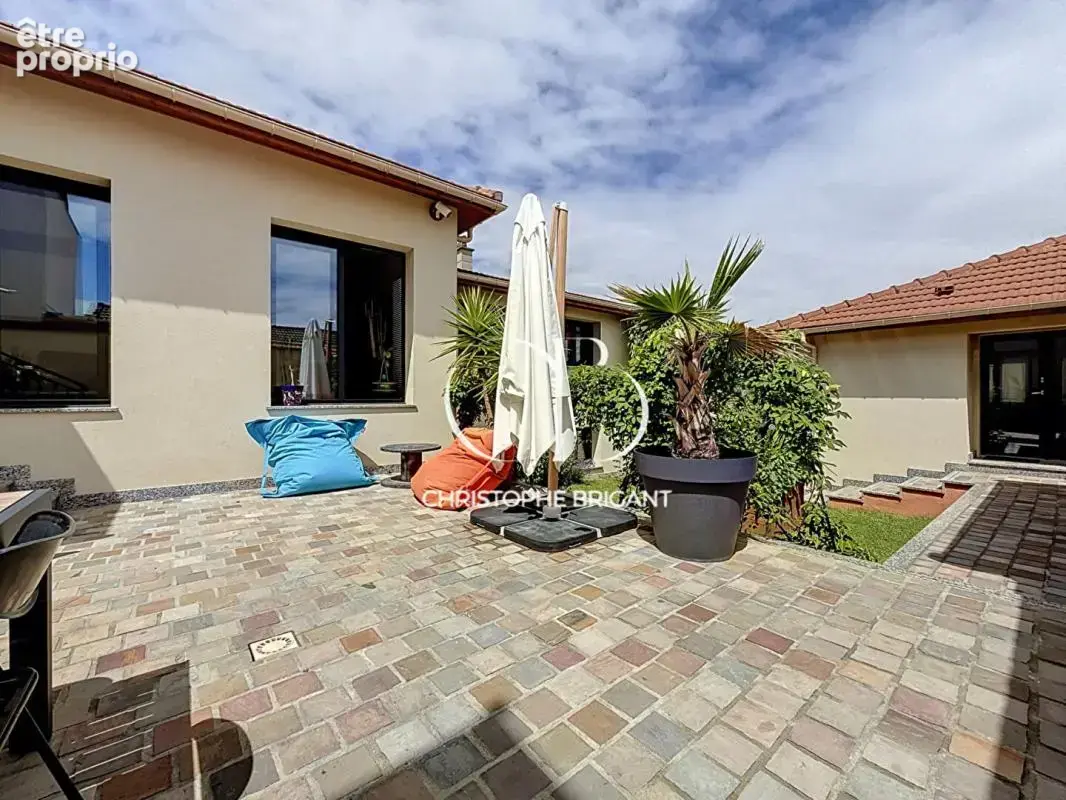 Maison d'exception, rénovée, sans vis-à-vis  de 6 pièces 128 m2 - photo 4