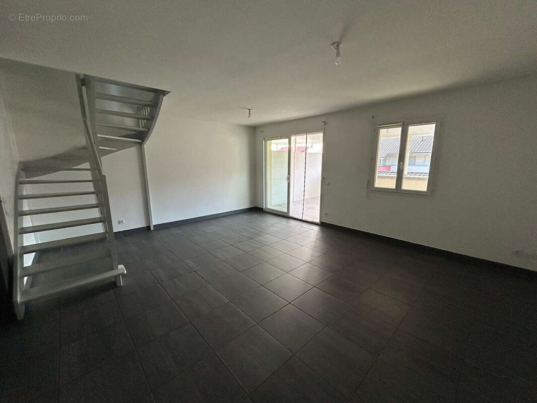 Appartement à LONS