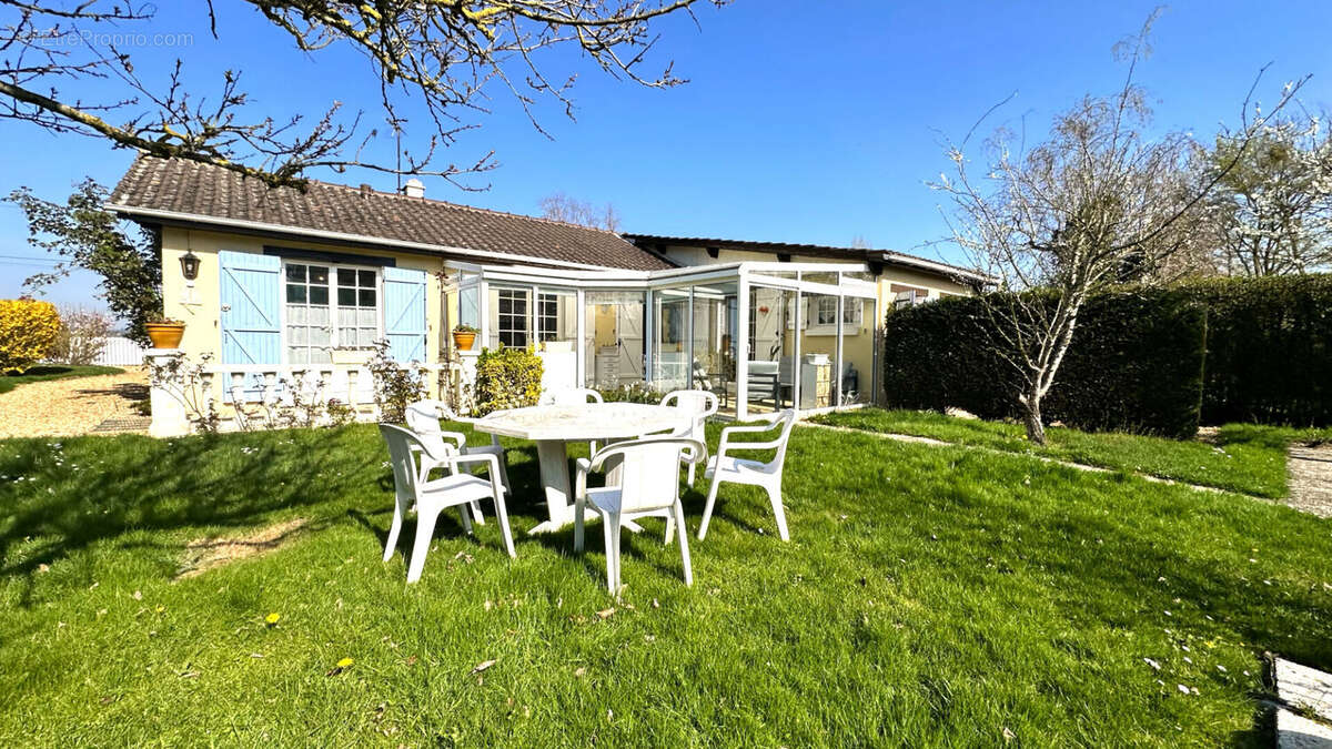 Maison à SAINT-ARNOULT-DES-BOIS