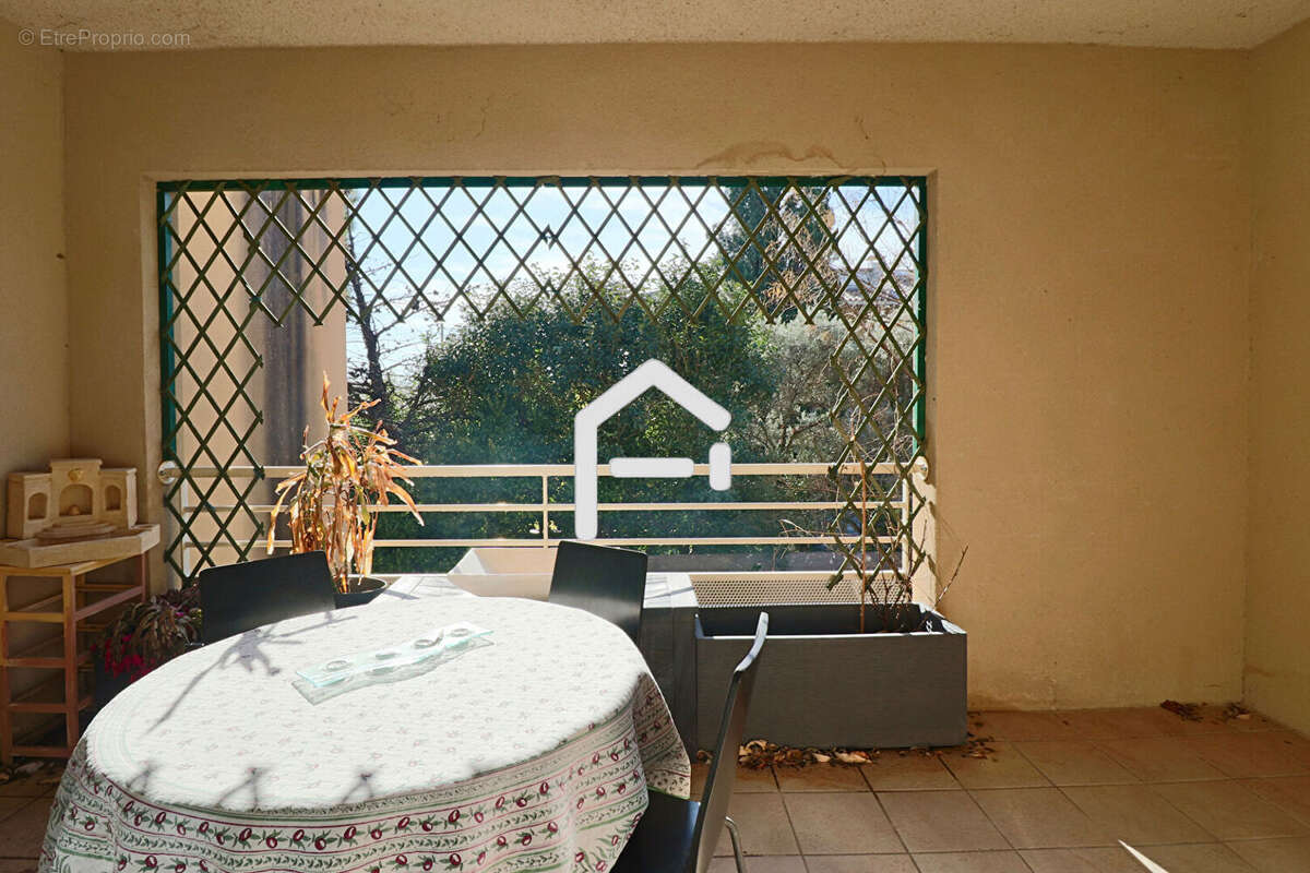 Appartement à SAINT-CHAMAS