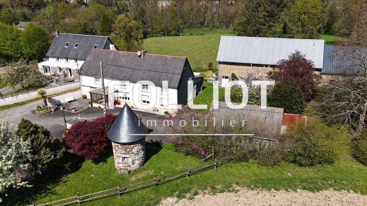 Maison à BRICQUEVILLE-SUR-MER