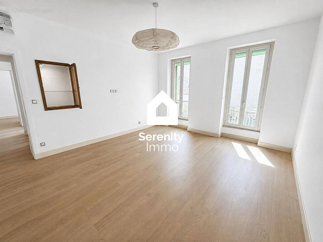 Appartement à MARSEILLE-6E
