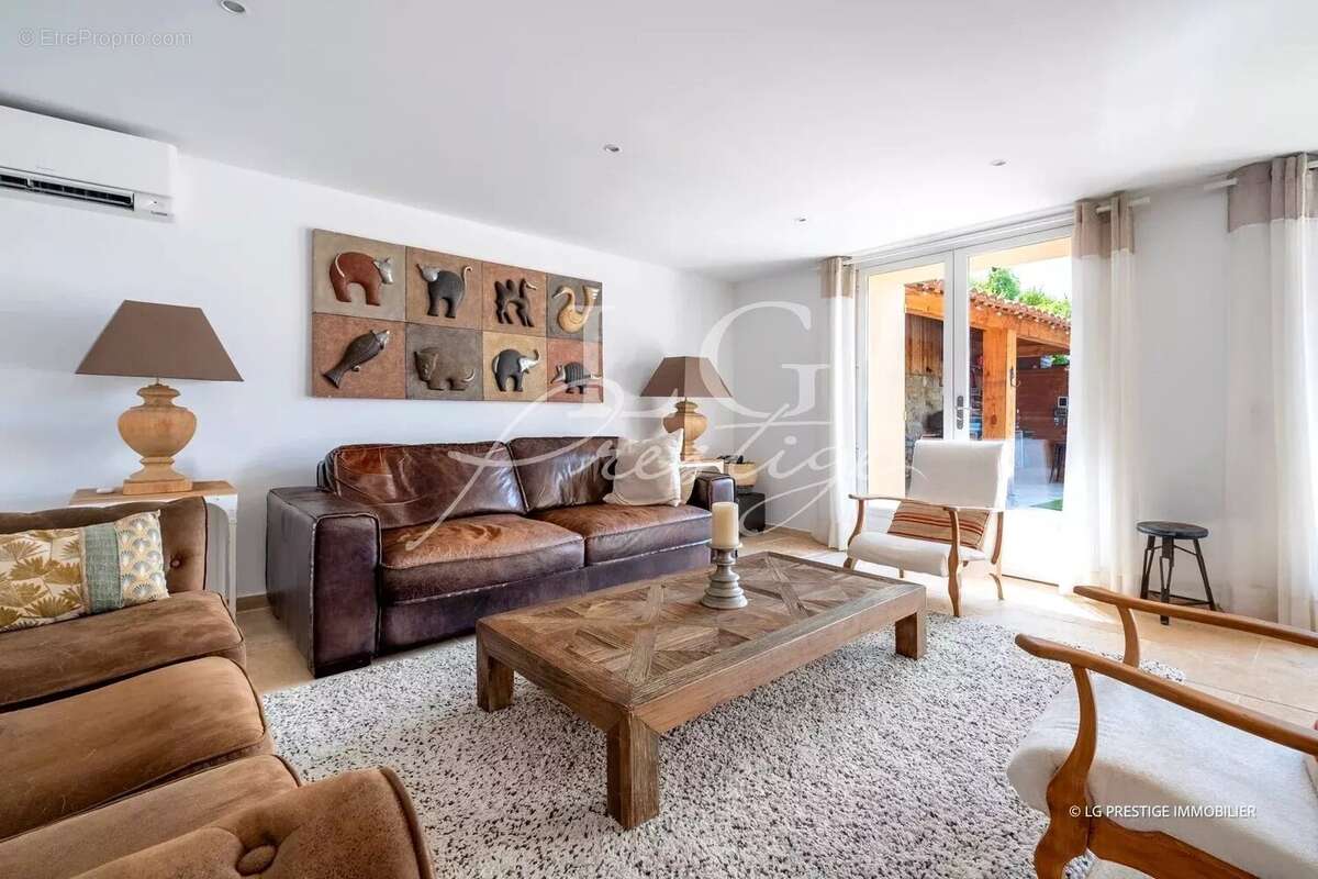 Maison à MONTAUROUX