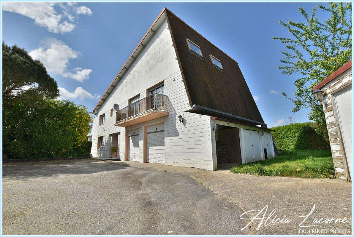 Maison à SAINT-SAUVEUR-D'EMALLEVILLE