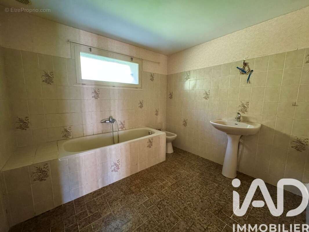 Maison 83 m² à Sury-En-Vaux  - photo 7
