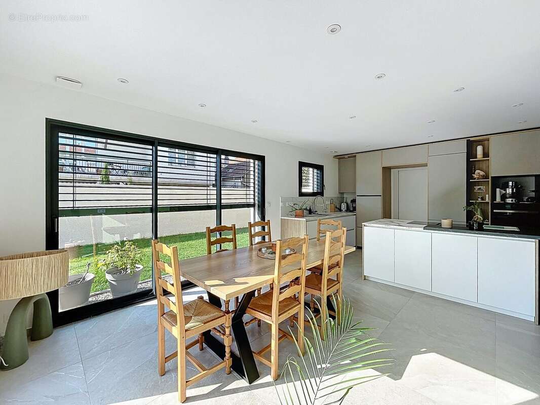 Maison à VILLEFRANCHE-SUR-SAONE