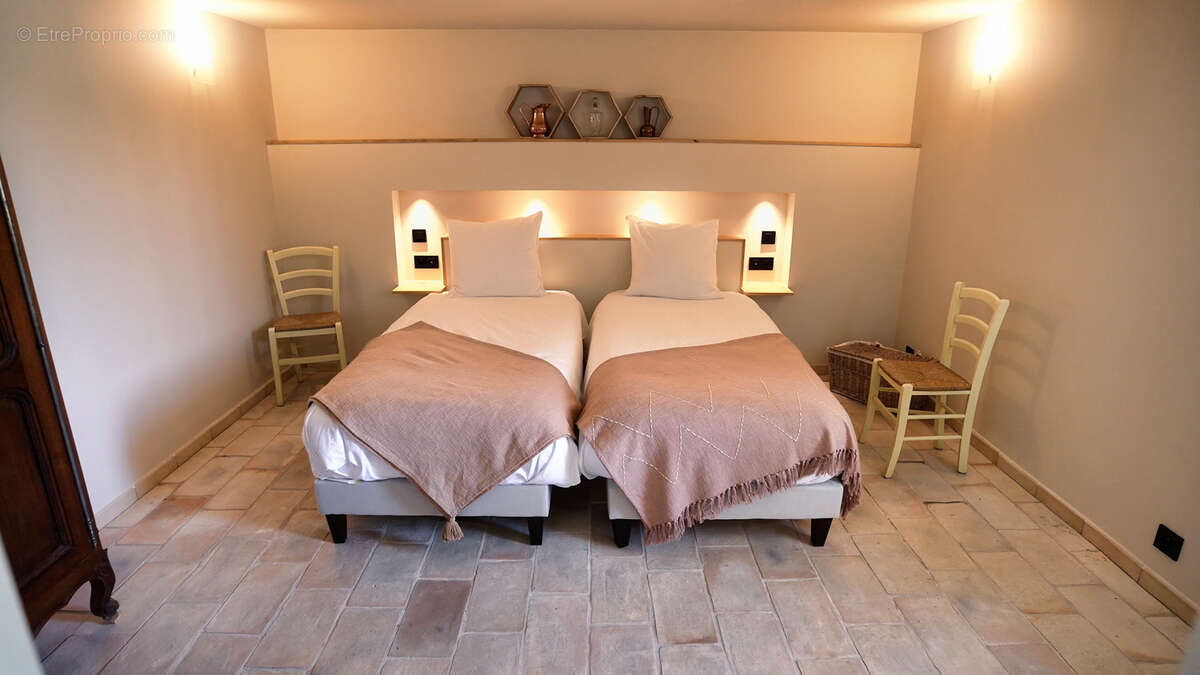 Domaine d'exception au cœur du luberon   oliveraie, chênes truffiers & activité touristique clé en main - photo 15