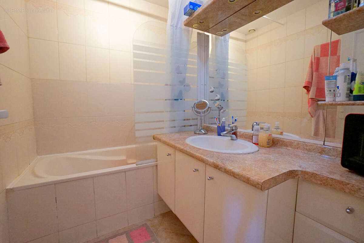 Maison à MEZIERES-SUR-SEINE