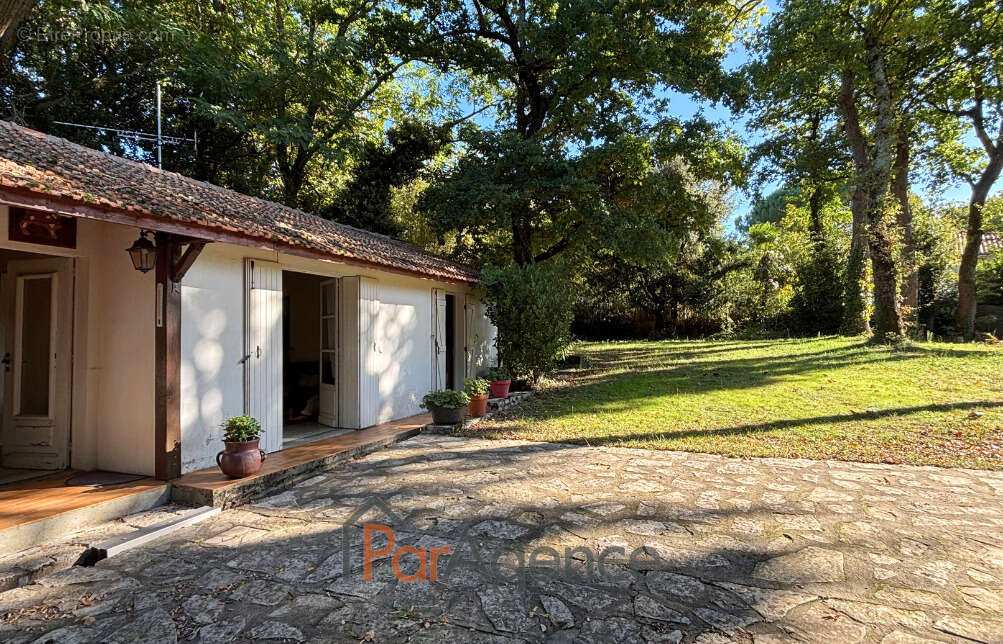 Maison à SAINT-GEORGES-DE-DIDONNE