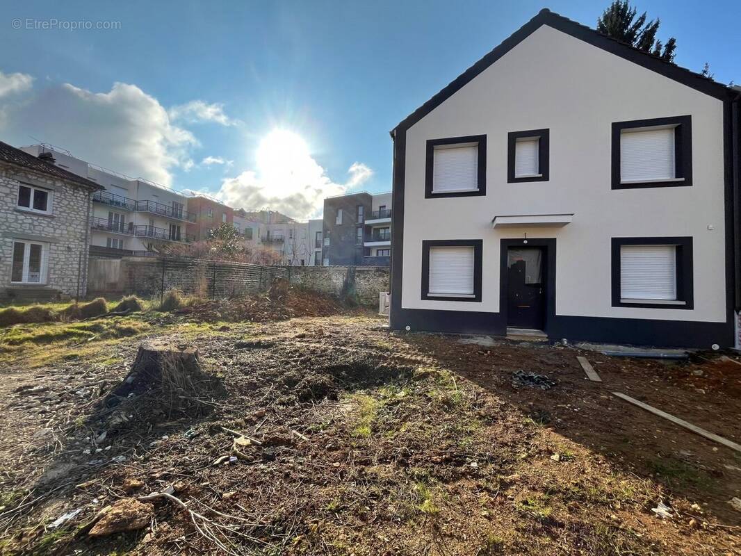 Maison à COMBS-LA-VILLE