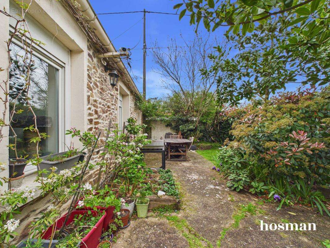 Maison à BOUGUENAIS