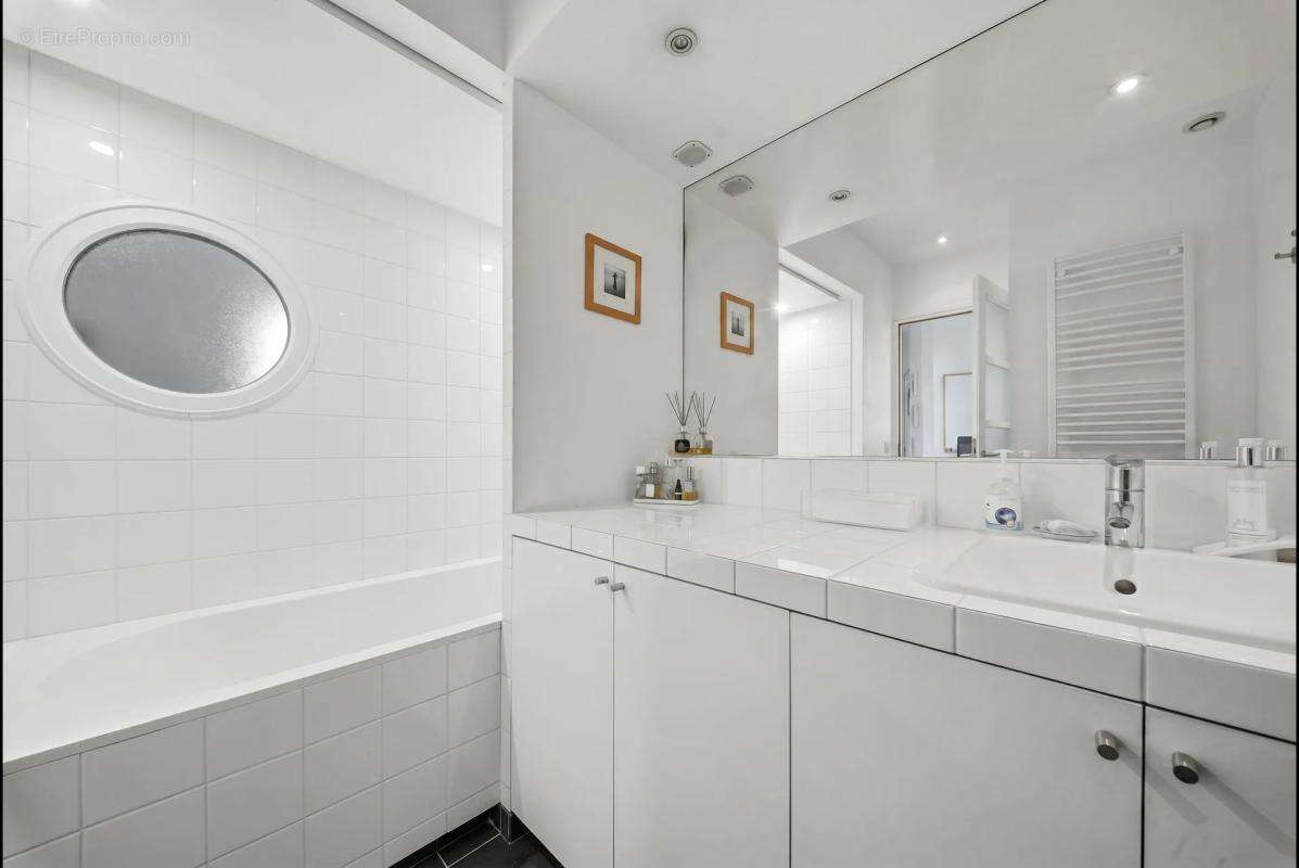 Appartement à PARIS-19E