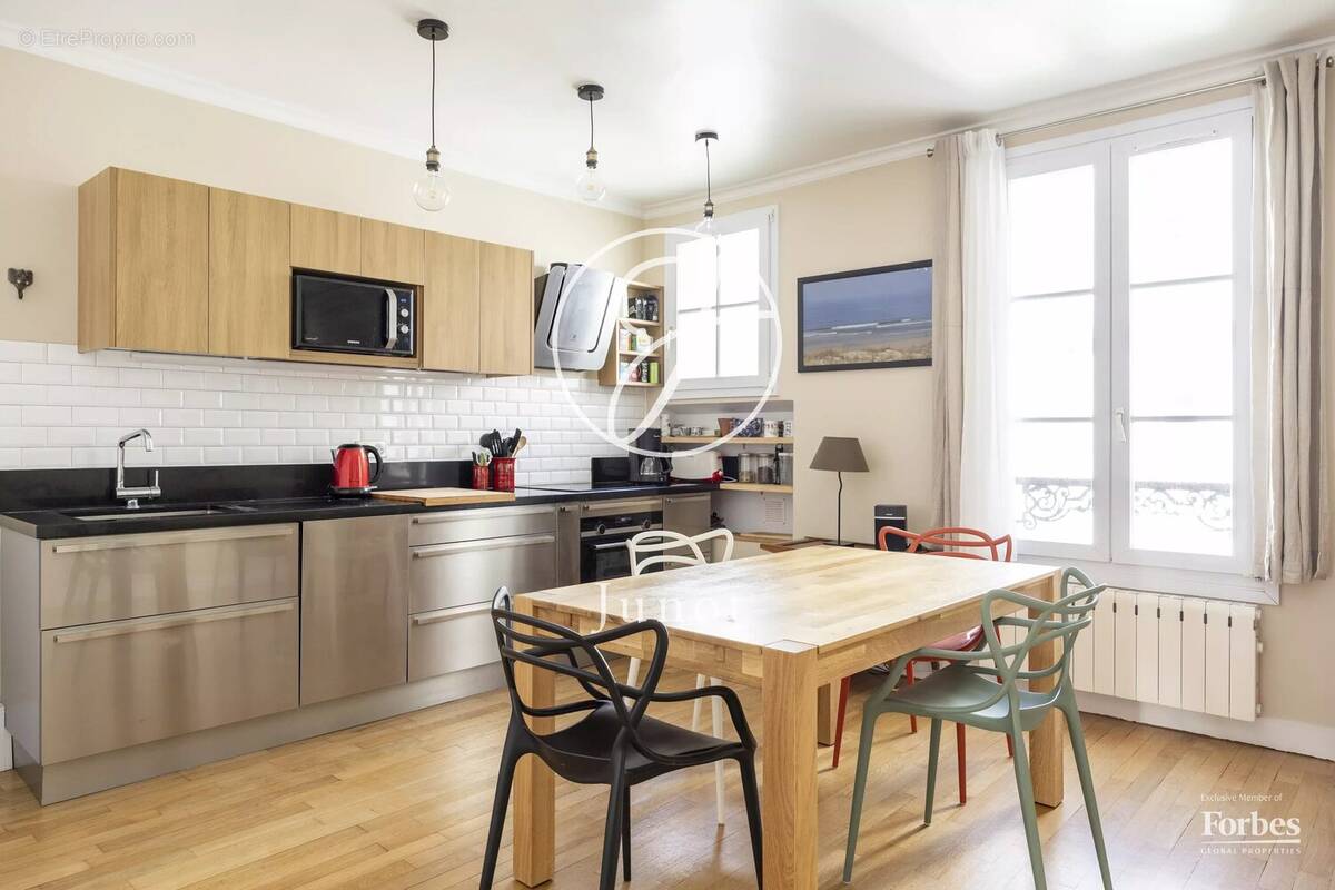 Appartement à PARIS-7E