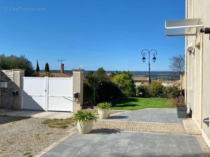 Maison à SAINT-QUENTIN-LA-POTERIE