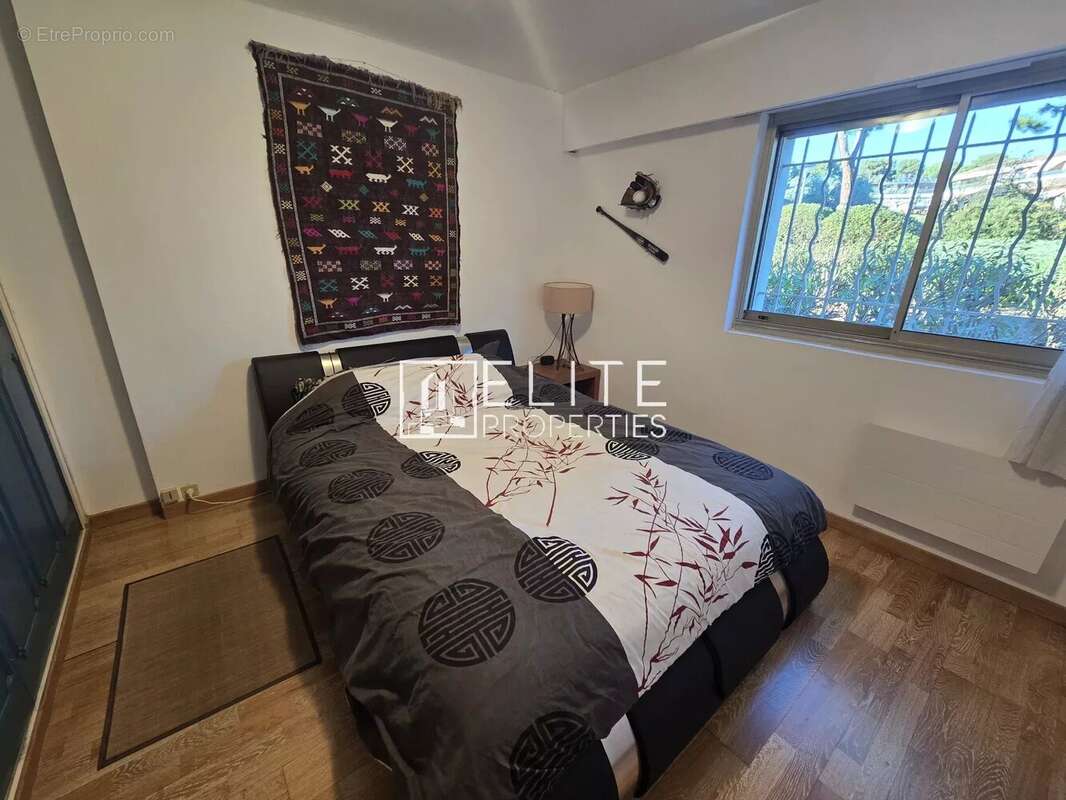 Appartement à SAINT-LAURENT-DU-VAR