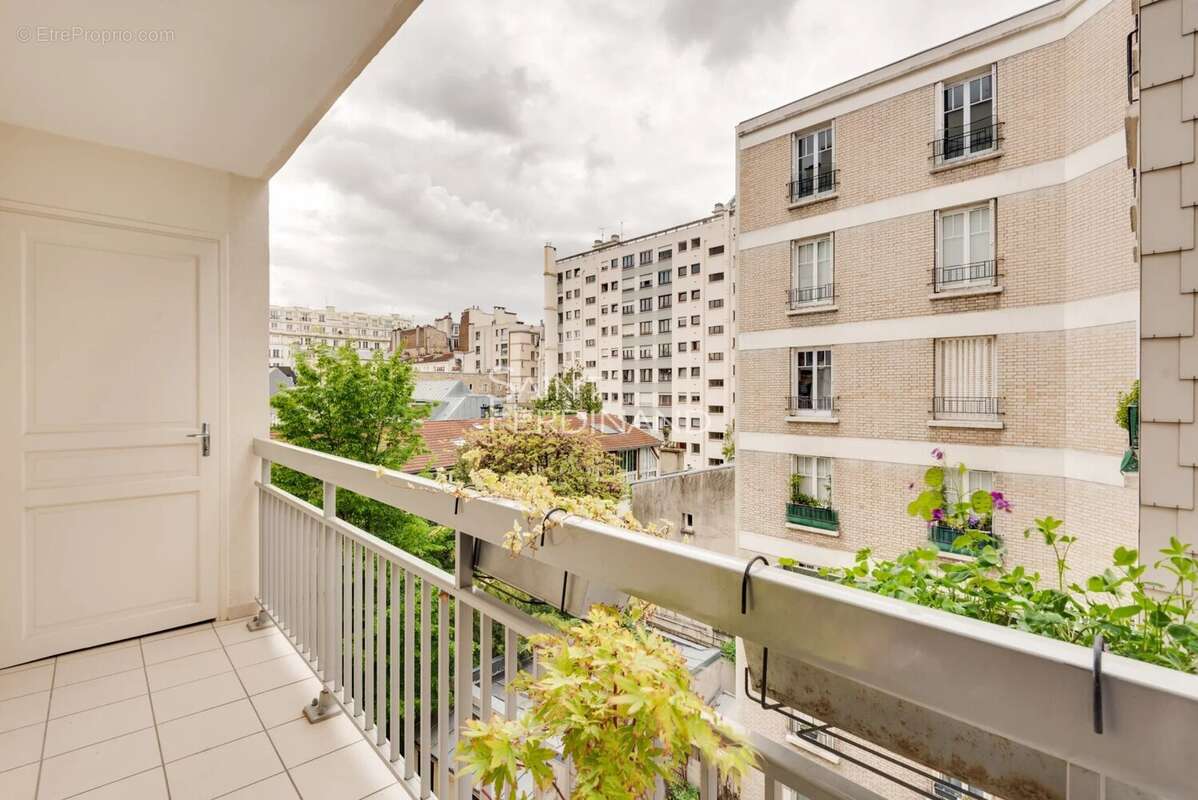 Appartement à PARIS-15E
