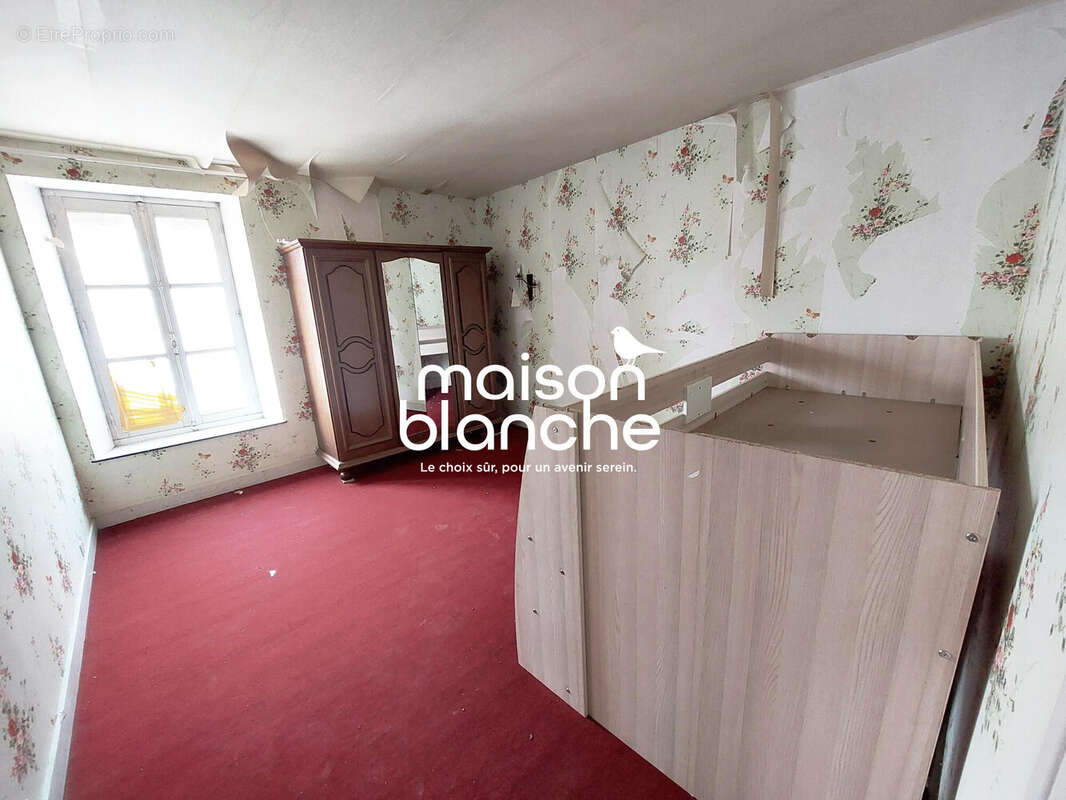 Maison à SAINT-GERMAIN-DE-LONGUE-CHAUME