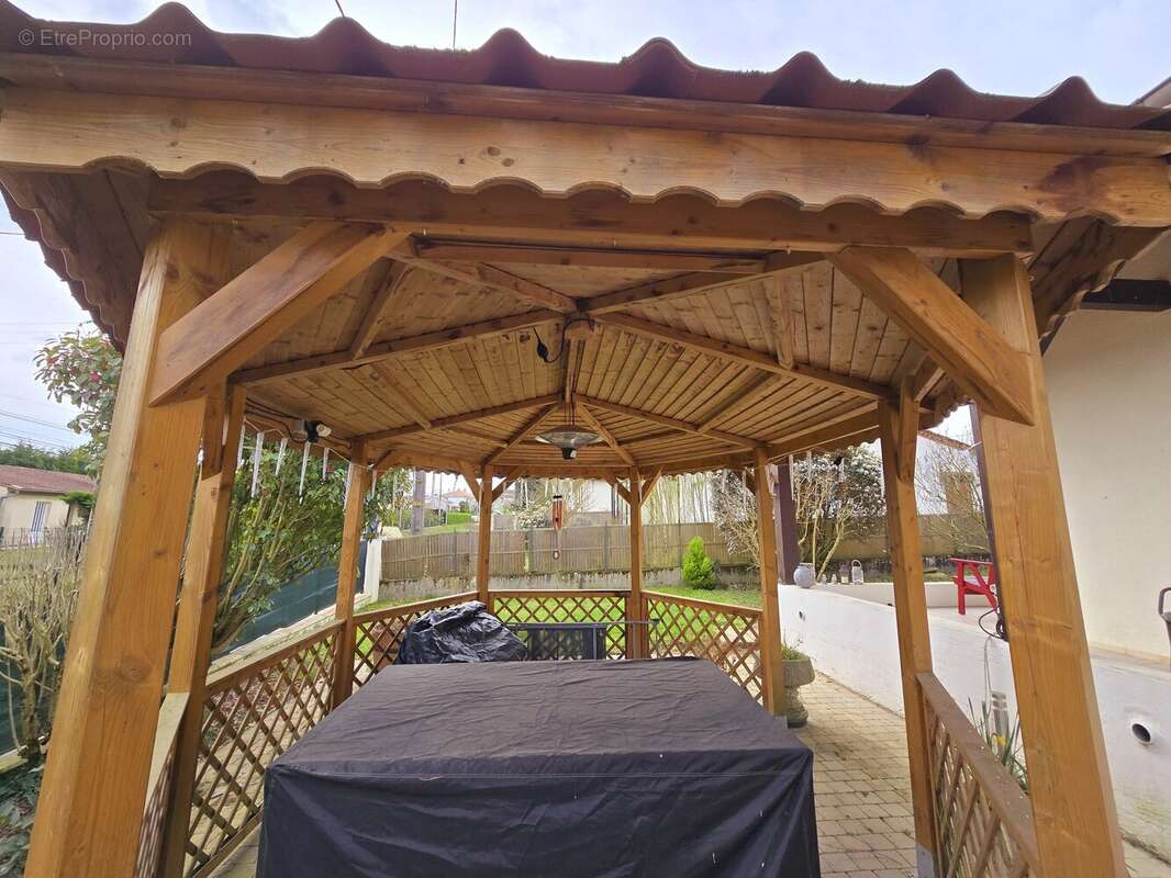 Maison à SAINT-PARDOUX-ISAAC