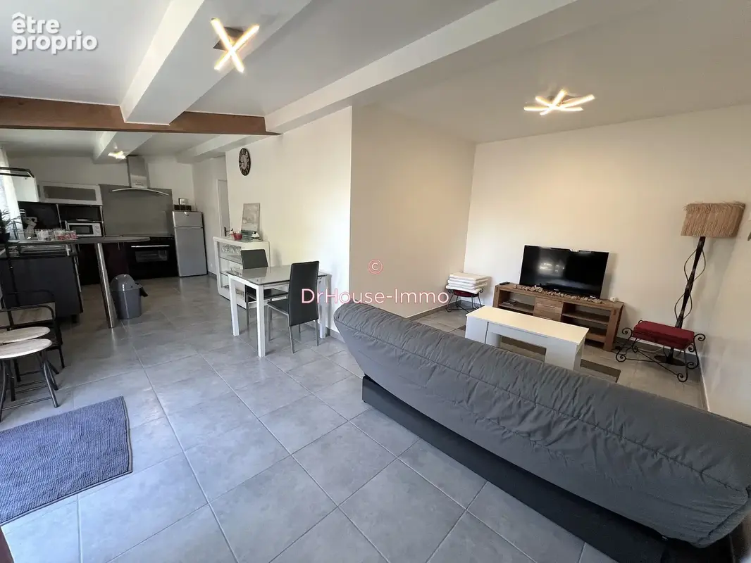 Maison 5 pièces 142 m² à vendre à Saint-Laurent-D'aigouze (30220) - photo 8