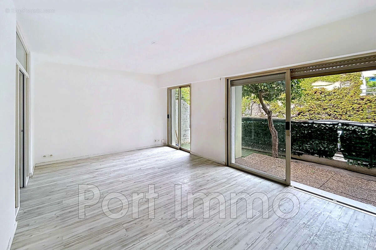 Appartement à CAGNES-SUR-MER