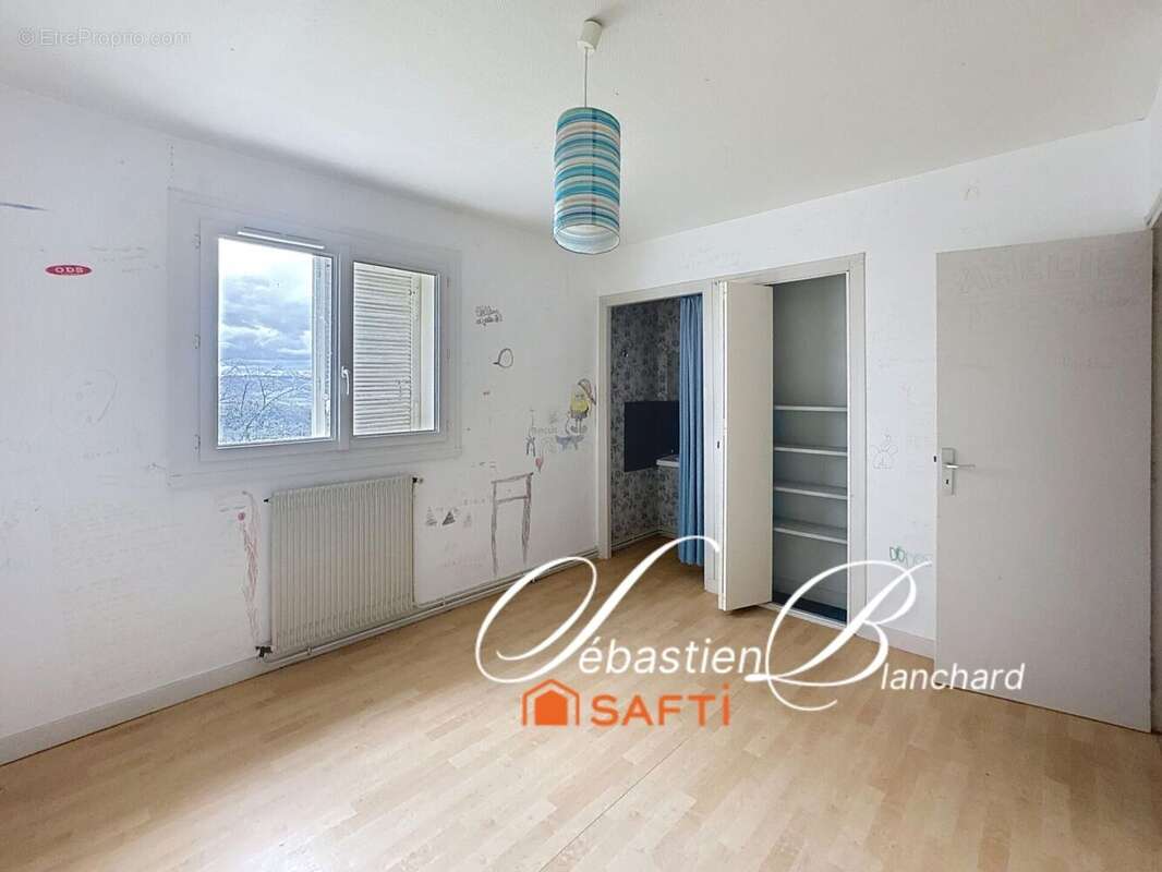 Maison 226 m² à Chanay  - photo 9