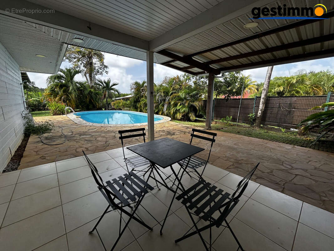 Maison à REMIRE-MONTJOLY