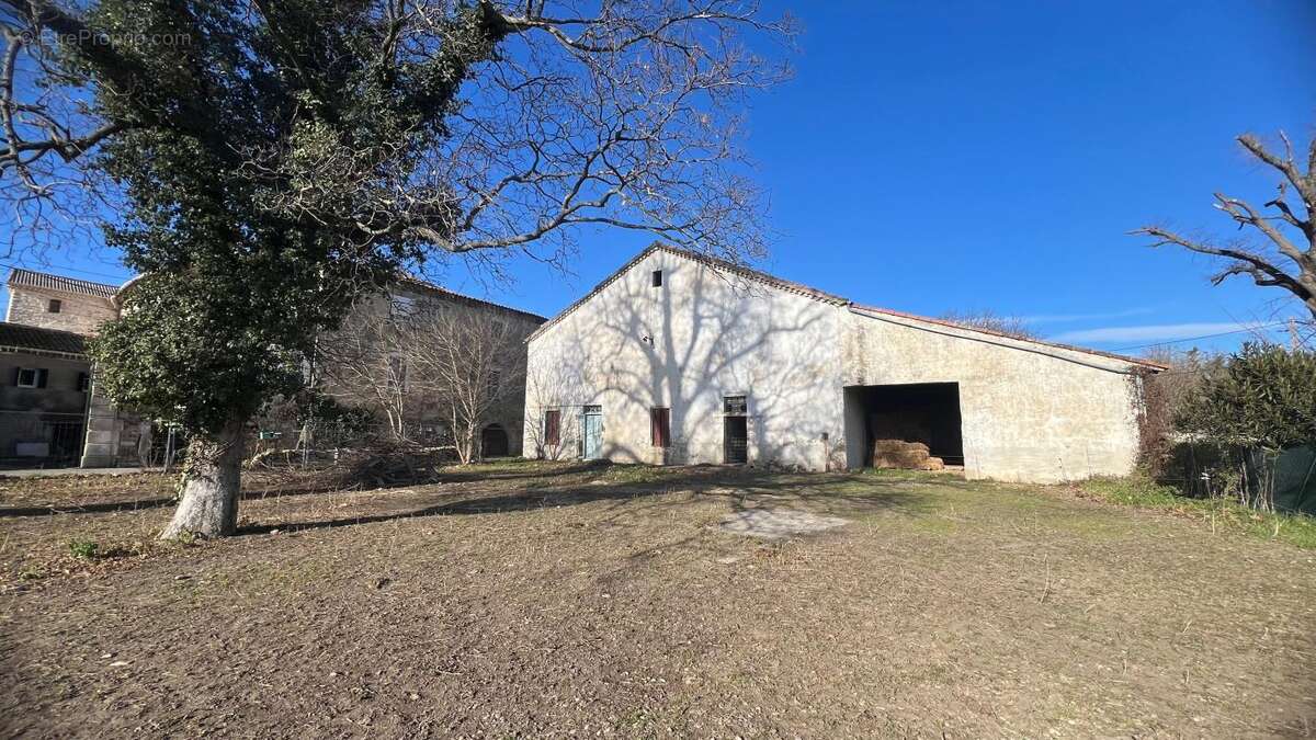 Maison à SAINT-HILAIRE-DE-BRETHMAS