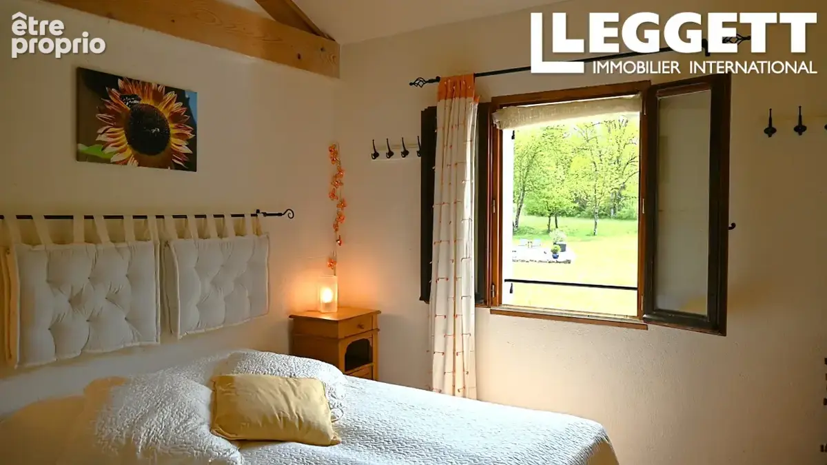 Domaine idyllique avec une maison, 5 habitations et piscine. Dans un environnement calme avec vue magnifique - photo 6