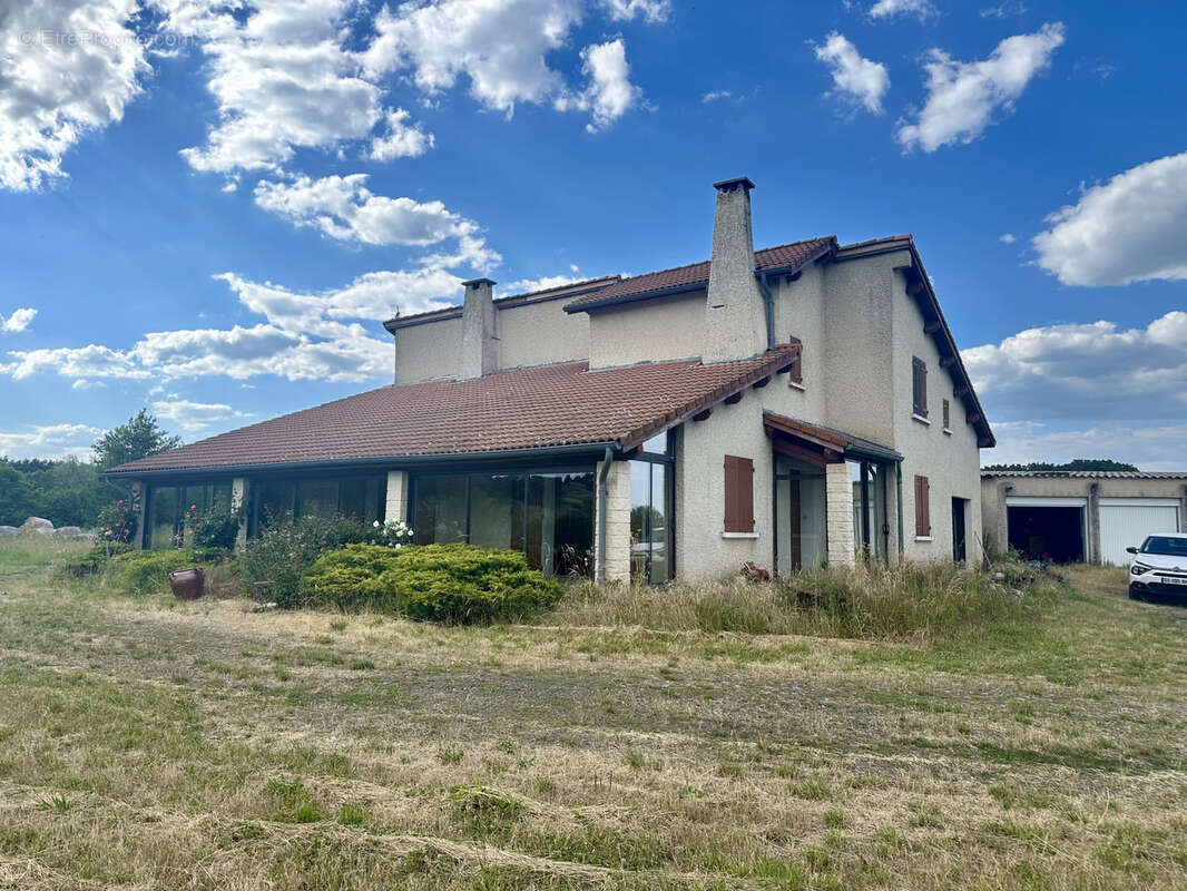 Maison à SAINT-CHRISTOPHE-SUR-DOLAISON