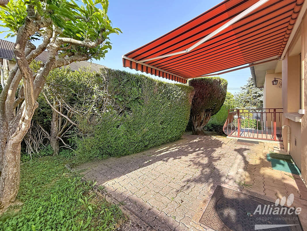 Maison individuelle entretenue sur sous- sol avec beau jardin.. - photo 11