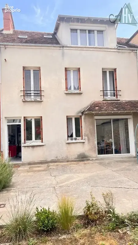 77 - Centre ville MONTEREAU-FLT-Yonne, maison 6 pièces avec jardin 322 m2 environ - photo 2