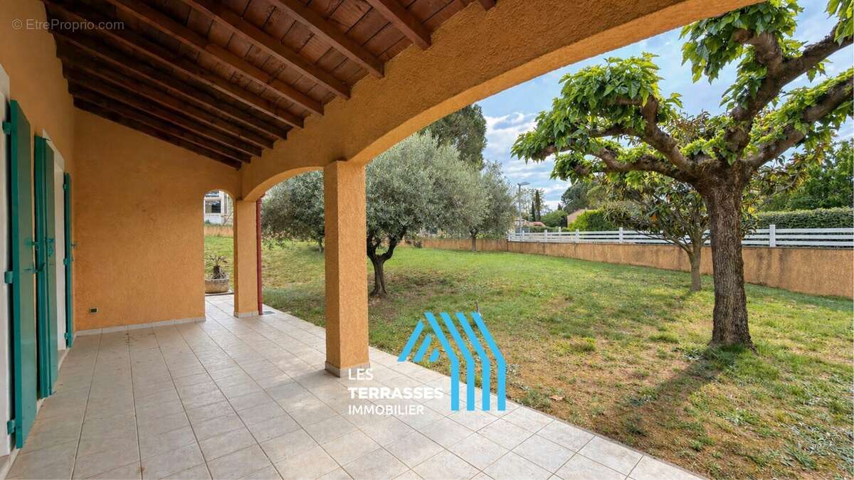 Maison à MALATAVERNE