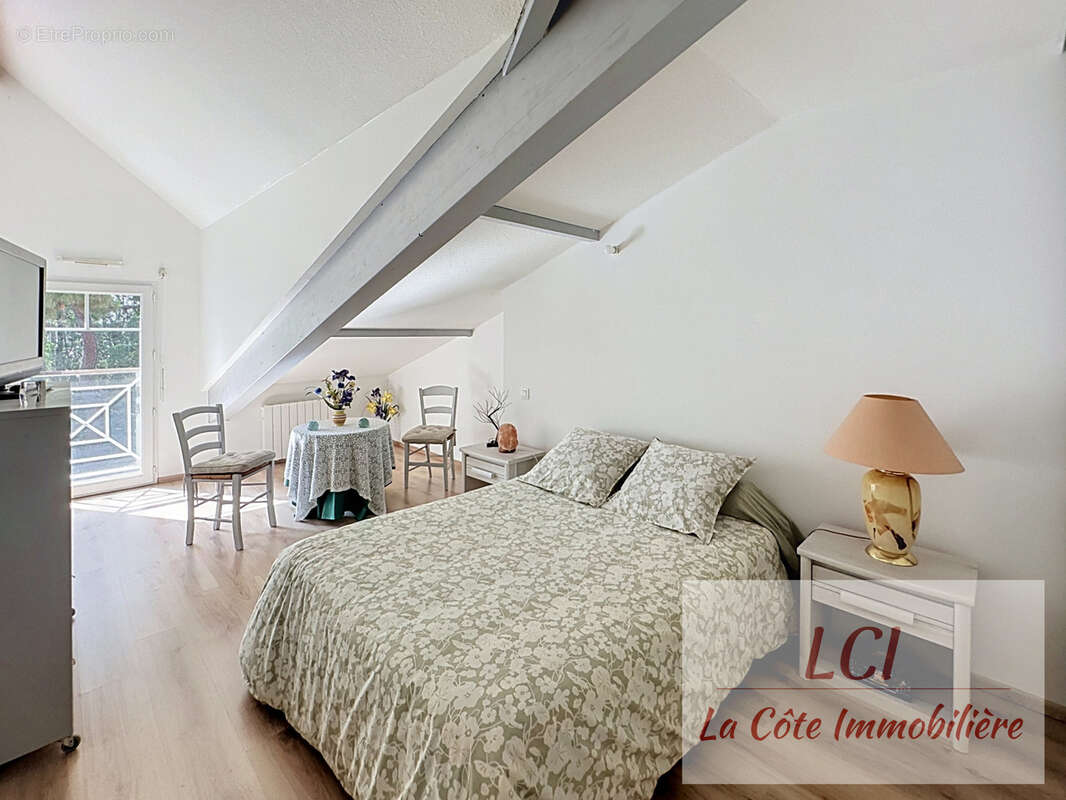 GUJAN, au coeur des Commerces, Superbe appartement T5 au dernier étage. - photo 8
