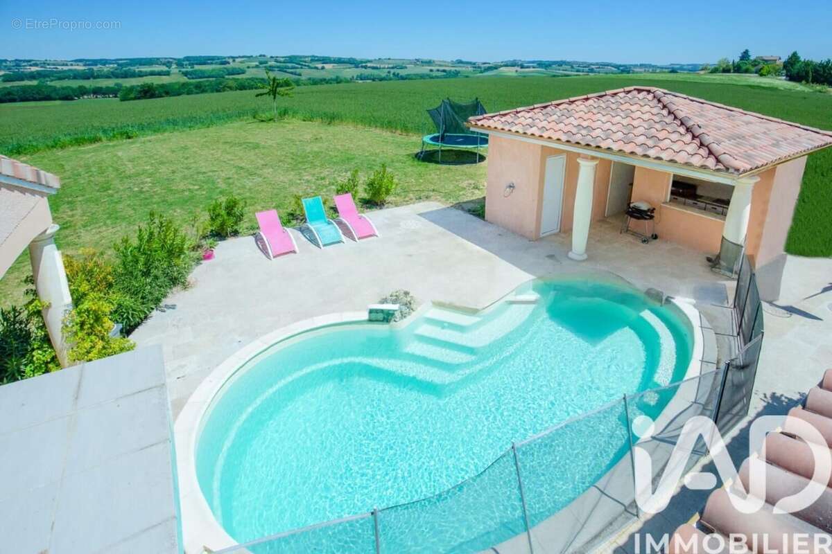 Maison 222 m² à Maignaut-Tauzia  - photo 3