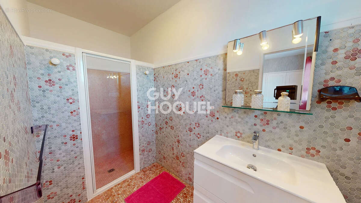 Maison SAINT JEAN DE LUZ 7 Pièces 171 m² - photo 8