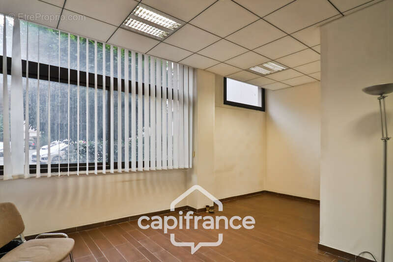 Commerce à MONTROUGE