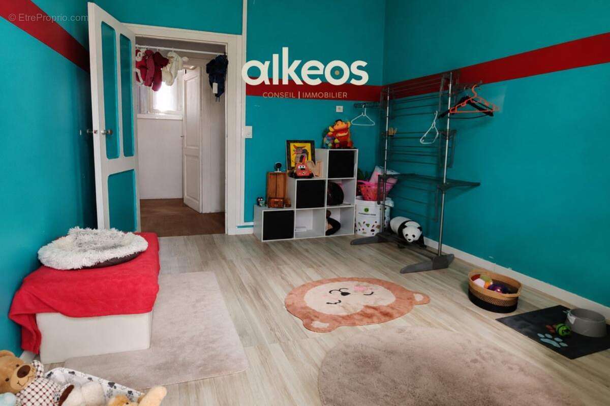 Maison 187 m² à Saint-Symphorien  - photo 14