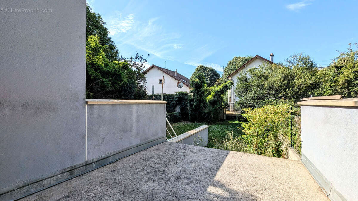 Appartement Saint Denis 4 pièce(s) 58.85 m2 - photo 8