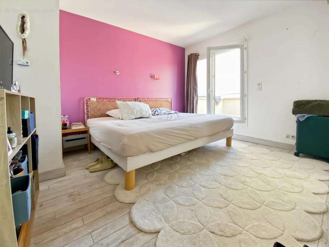 Maison de 4 pièces de 100 m² à Saint-Cyr-l'École - photo 6