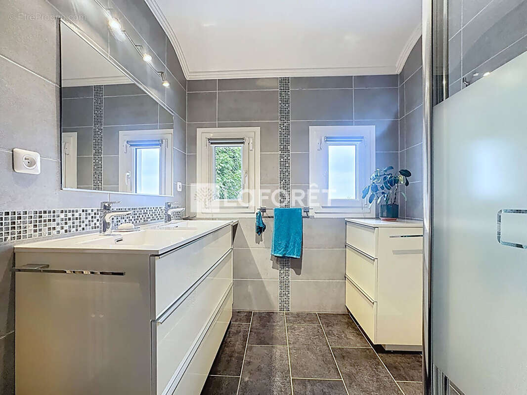 Maison à AMFREVILLE