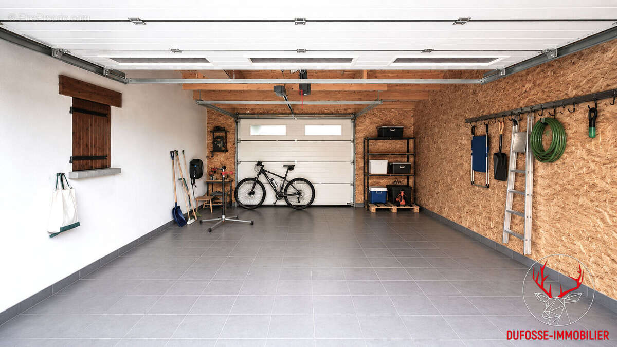 Le Chambon-sur-Lignon - Belle propriété de 165 m² - 4/5 chambres - Terrain arboré de 3 280 m² - photo 13