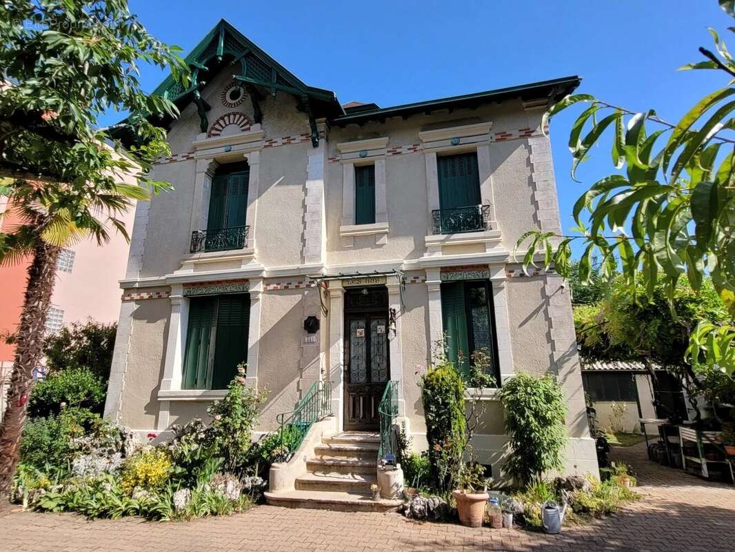 Maison à CAHORS