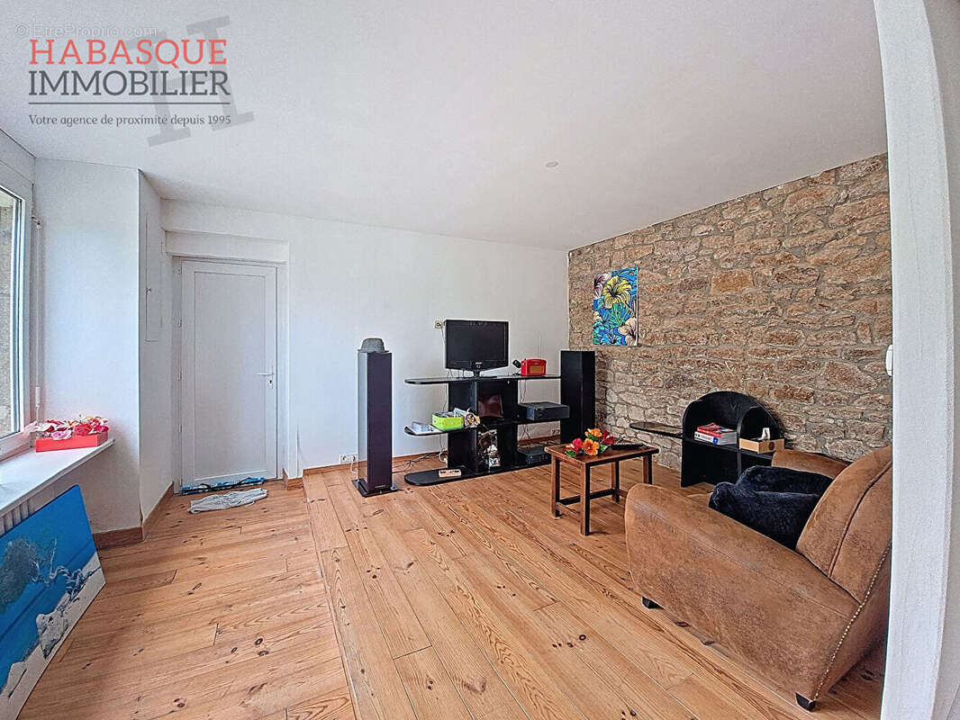 Maison à PLOUZEVEDE