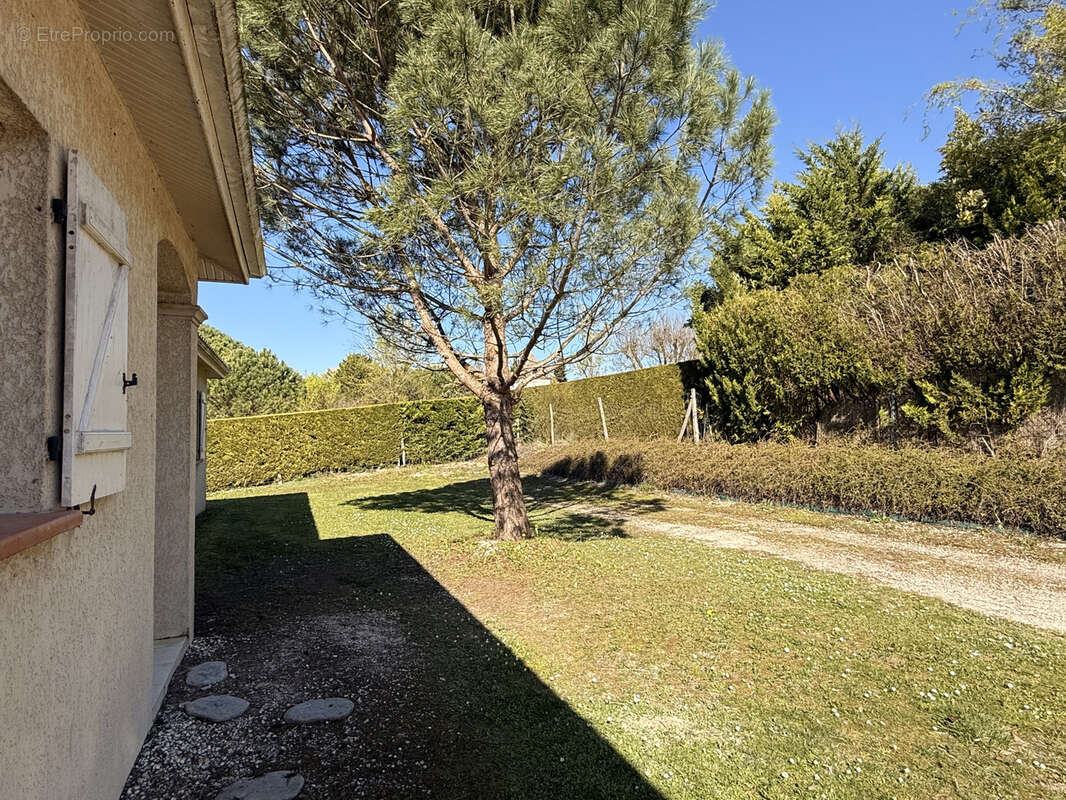 Maison à SAUVAGNAS