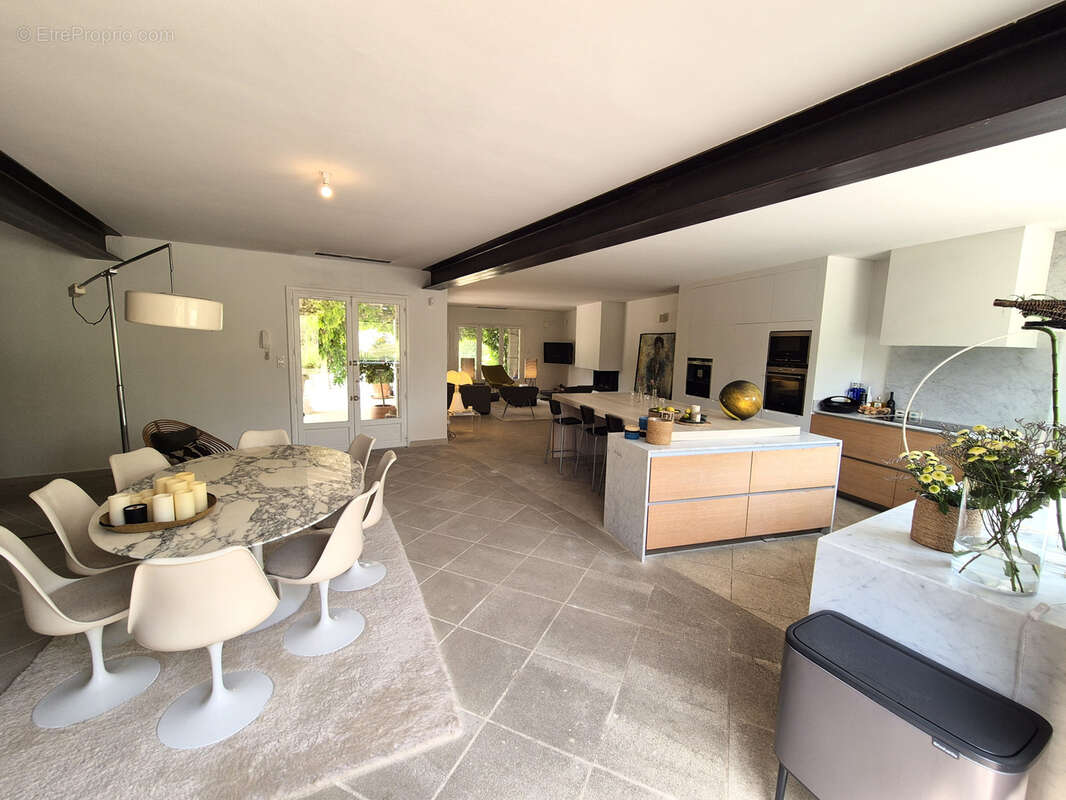 Maison à SAINT-PIERRE-DE-VASSOLS