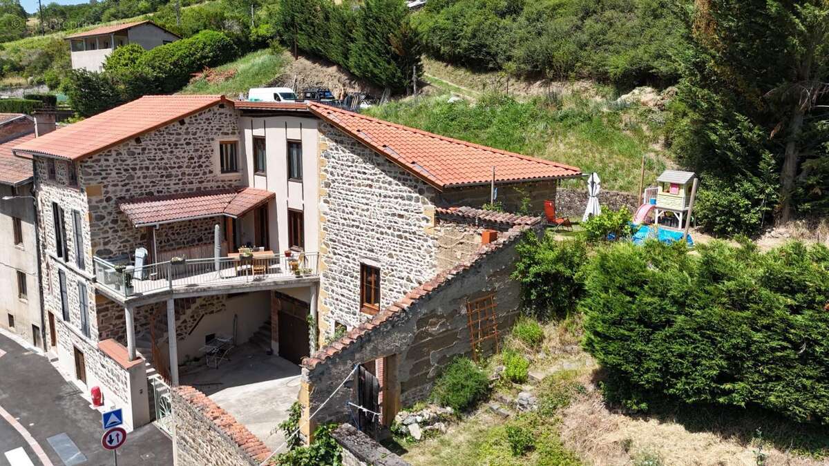 Maison à SAINT-CLEMENT-SUR-VALSONNE